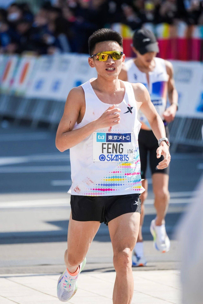 kaiyun-3年4破，“205”已至，中国马拉松如何更进一步？|特步|丰配友|国家纪录|何杰|洛杉矶奥运会_新浪体育_新浪新闻